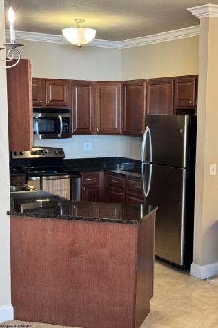 2131 Suncrest Village Morgantown WV 26505