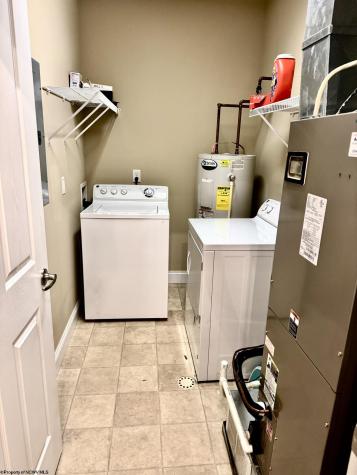 2131 Suncrest Village Morgantown WV 26505