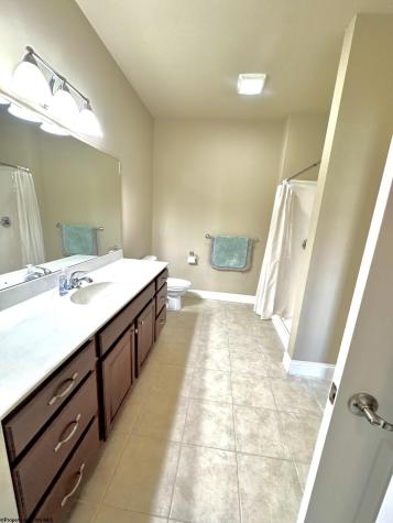 2131 Suncrest Village Morgantown WV 26505