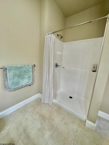 2131 Suncrest Village Morgantown WV 26505