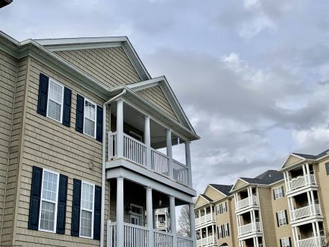 2131 Suncrest Village Morgantown WV 26505