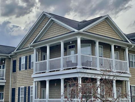 2131 Suncrest Village Morgantown WV 26505