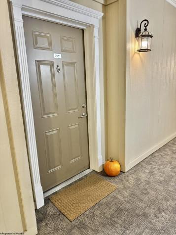 2131 Suncrest Village Morgantown WV 26505