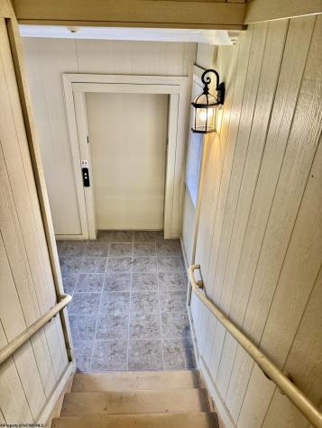 2131 Suncrest Village Morgantown WV 26505