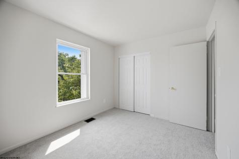 104 Pinewood Road Clarksburg WV 26301