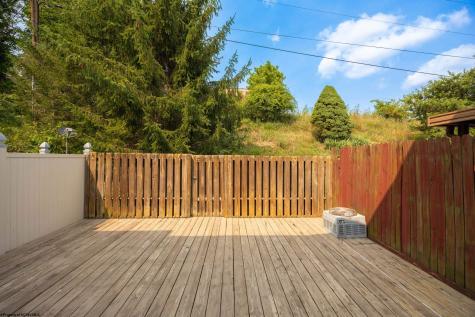 104 Pinewood Road Clarksburg WV 26301