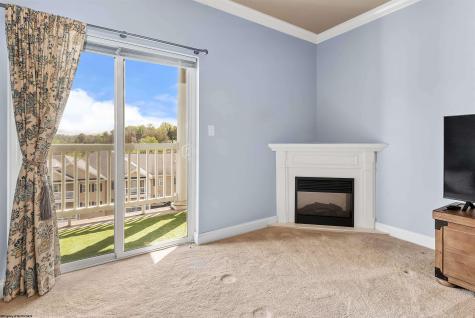 2524 Suncrest Village Morgantown WV 26505