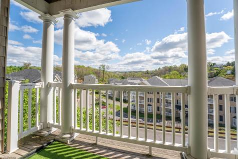 2524 Suncrest Village Morgantown WV 26505
