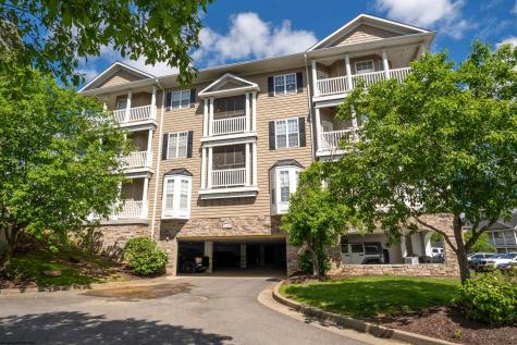 2524 Suncrest Village Morgantown WV 26505