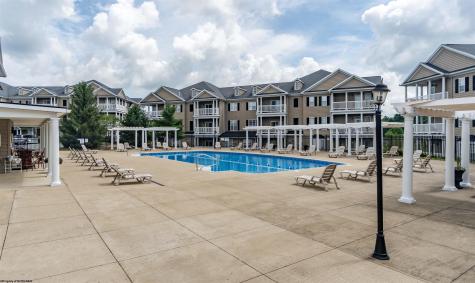 2524 Suncrest Village Morgantown WV 26505