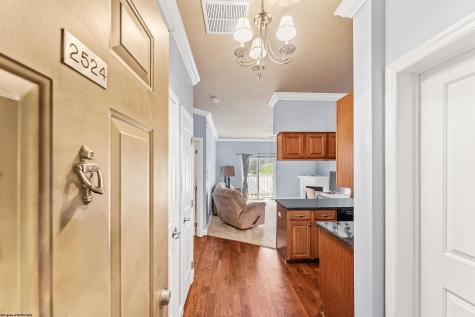 2524 Suncrest Village Morgantown WV 26505