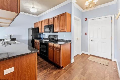 2524 Suncrest Village Morgantown WV 26505