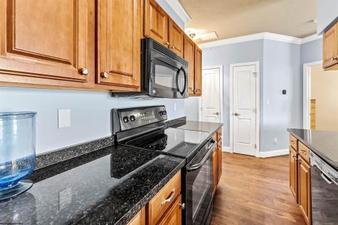 2524 Suncrest Village Morgantown WV 26505
