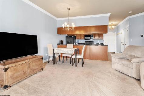 2524 Suncrest Village Morgantown WV 26505