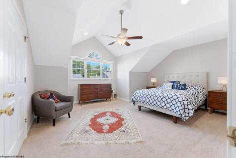 1011 Saint Pauls Lane Morgantown WV 26505