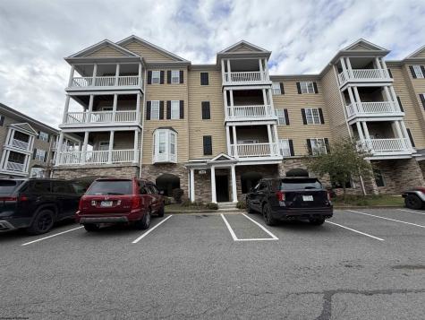 1235 Suncrest Village Morgantown WV 26505