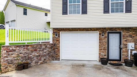 152 Eagle Drive Maidsville WV 26541