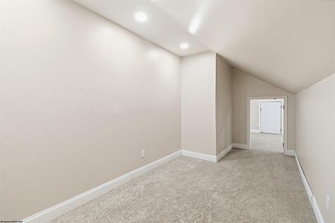 512 Persimmon Lane Bridgeport WV 26330