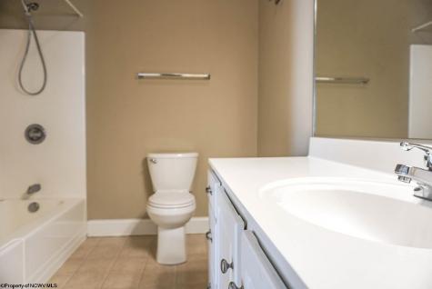 2637 Suncrest Village Morgantown WV 26505