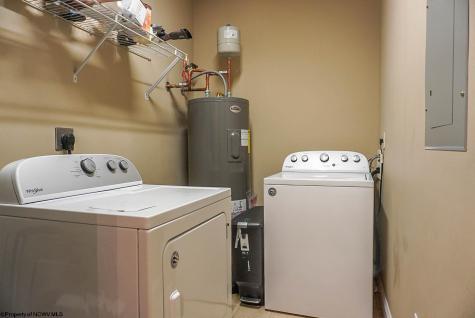 2637 Suncrest Village Morgantown WV 26505