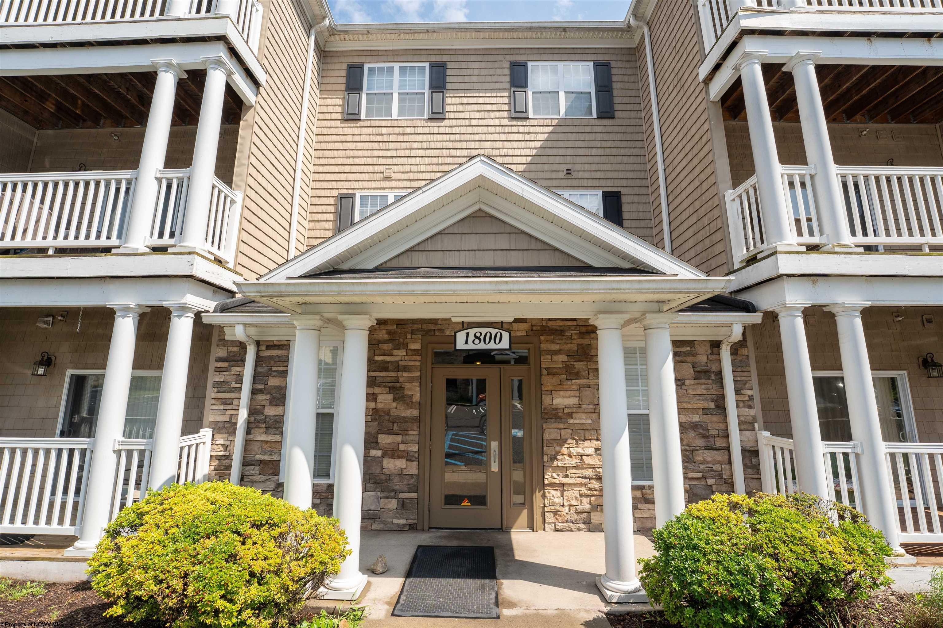 1817 Suncrest Village Morgantown WV 26505