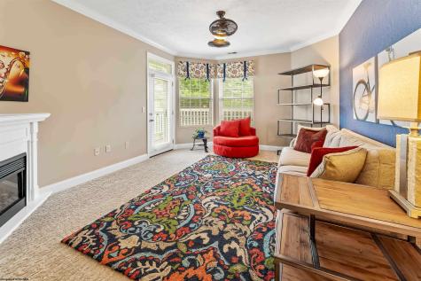 1817 Suncrest Village Morgantown WV 26505