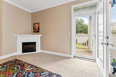 1817 Suncrest Village Morgantown WV 26505