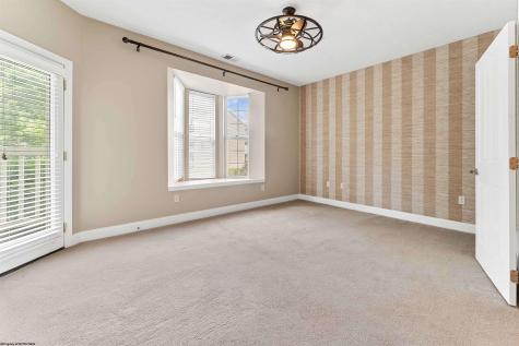 1817 Suncrest Village Morgantown WV 26505
