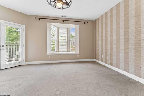 1817 Suncrest Village Morgantown WV 26505