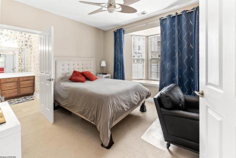 1817 Suncrest Village Morgantown WV 26505