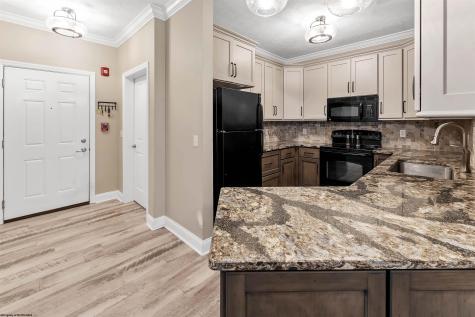 1817 Suncrest Village Morgantown WV 26505