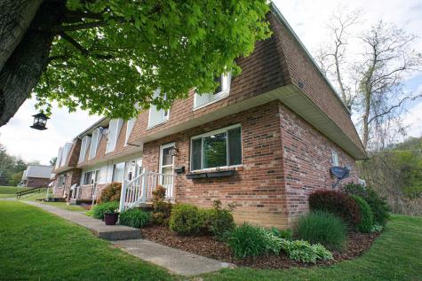 93 Pinewood Road Clarksburg WV 26301