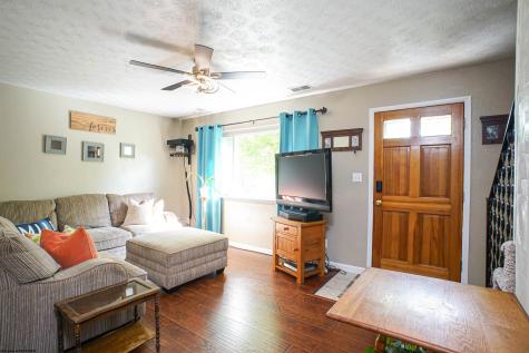 93 Pinewood Road Clarksburg WV 26301