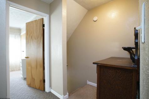 93 Pinewood Road Clarksburg WV 26301