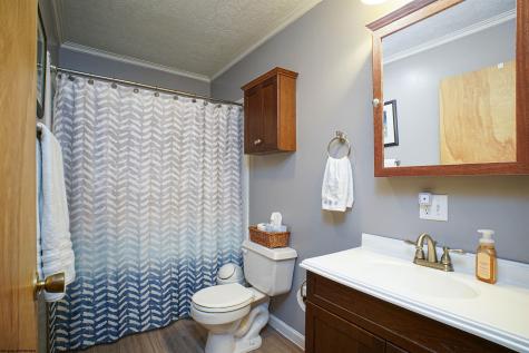 93 Pinewood Road Clarksburg WV 26301