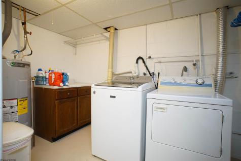 93 Pinewood Road Clarksburg WV 26301