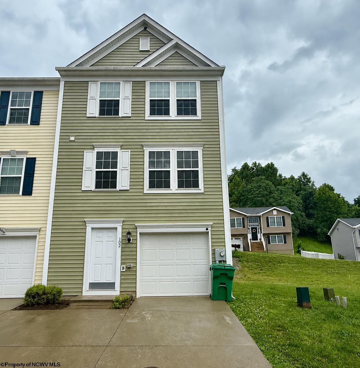 102 Kingsbury Court Fairmont WV 26554
