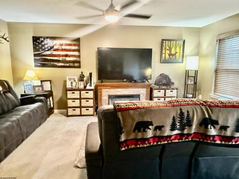 102 Kingsbury Court Fairmont WV 26554
