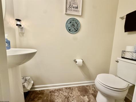 102 Kingsbury Court Fairmont WV 26554