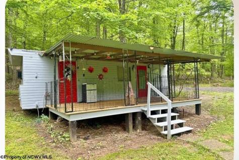 1050 Mcgee Lane Volga WV 26238