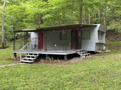 1050 Mcgee Lane Volga WV 26238