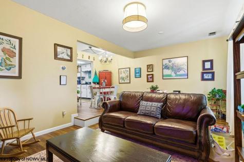 85 Pinewood Road Clarksburg WV 26301