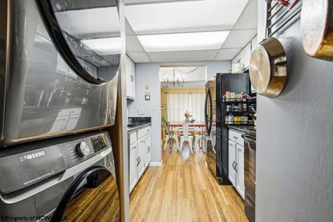 85 Pinewood Road Clarksburg WV 26301