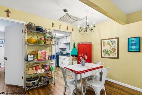 85 Pinewood Road Clarksburg WV 26301