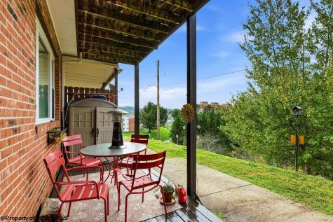 85 Pinewood Road Clarksburg WV 26301