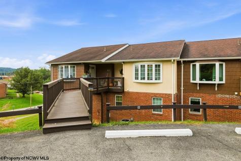 85 Pinewood Road Clarksburg WV 26301