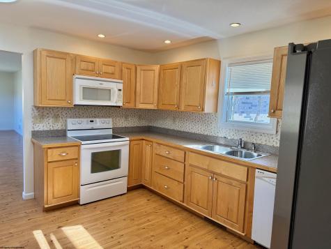 411 Pineview Drive Thomas WV 26292-8018