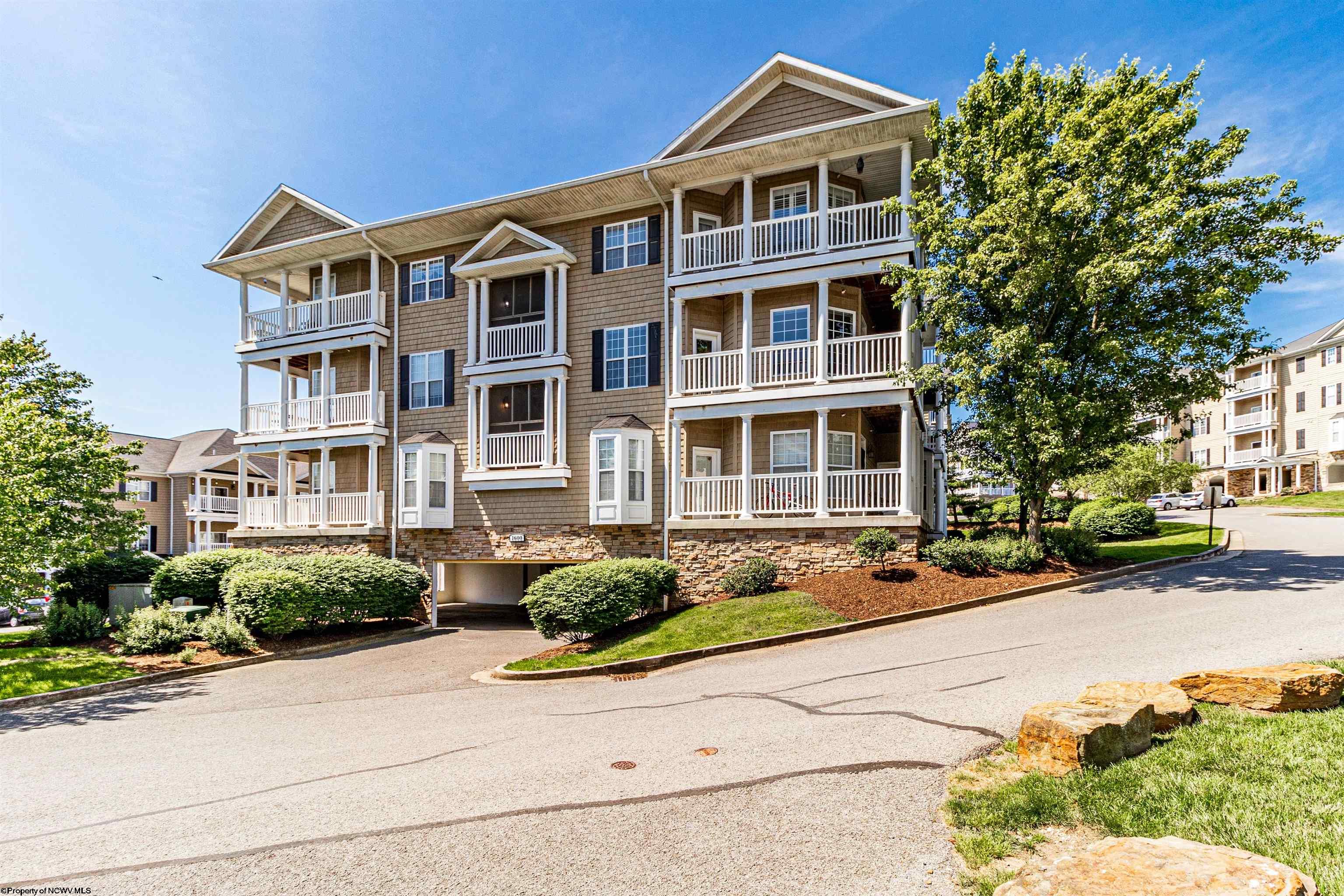 1625 Suncrest Village Morgantown WV 26505
