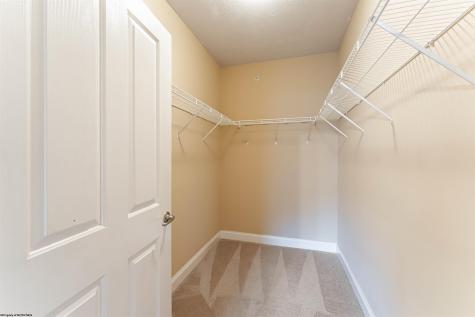 1625 Suncrest Village Morgantown WV 26505
