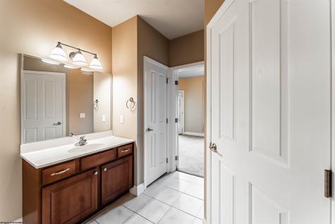 1625 Suncrest Village Morgantown WV 26505